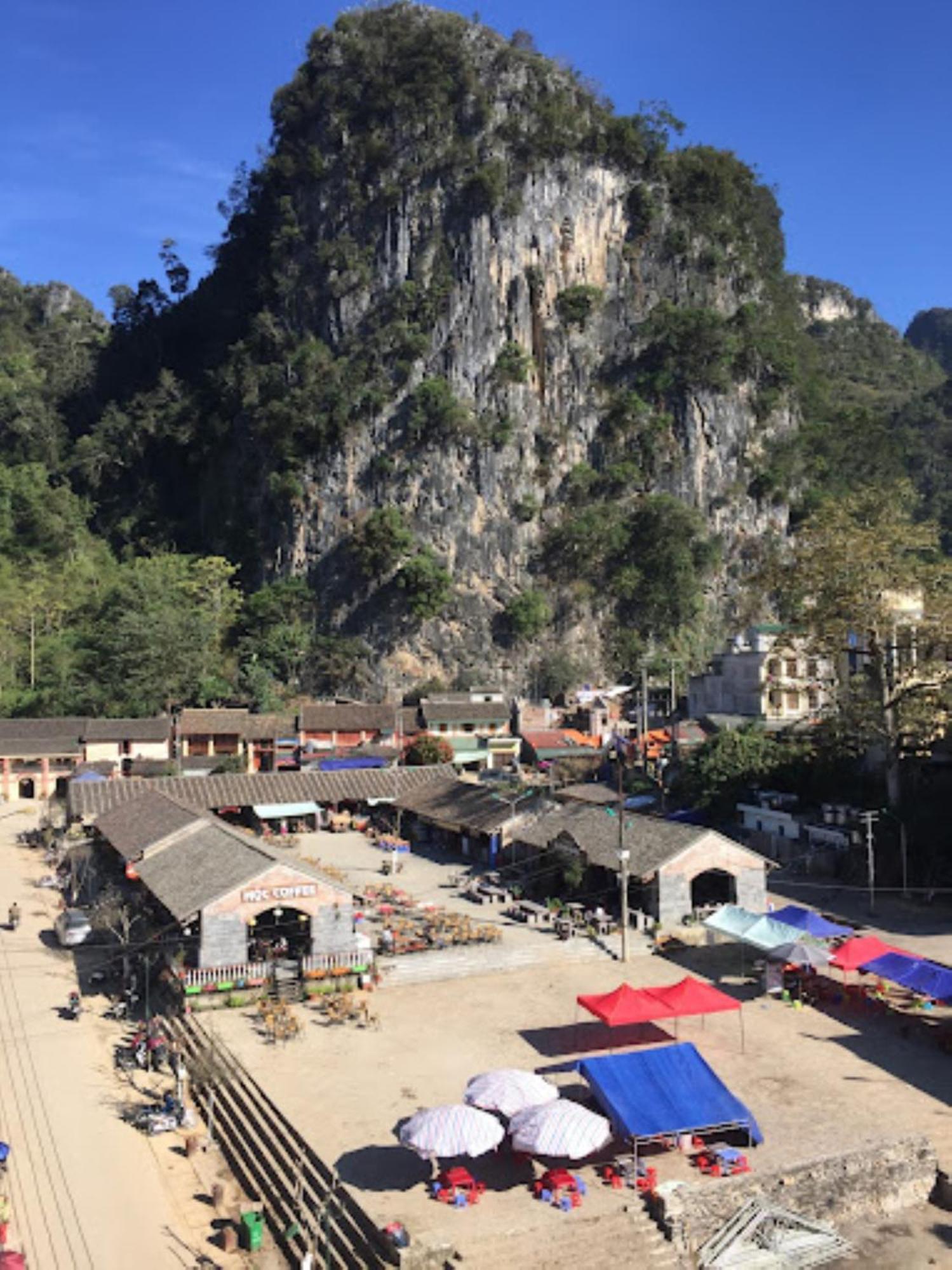 Thai Thinh Hotel Dong Van  Dış mekan fotoğraf