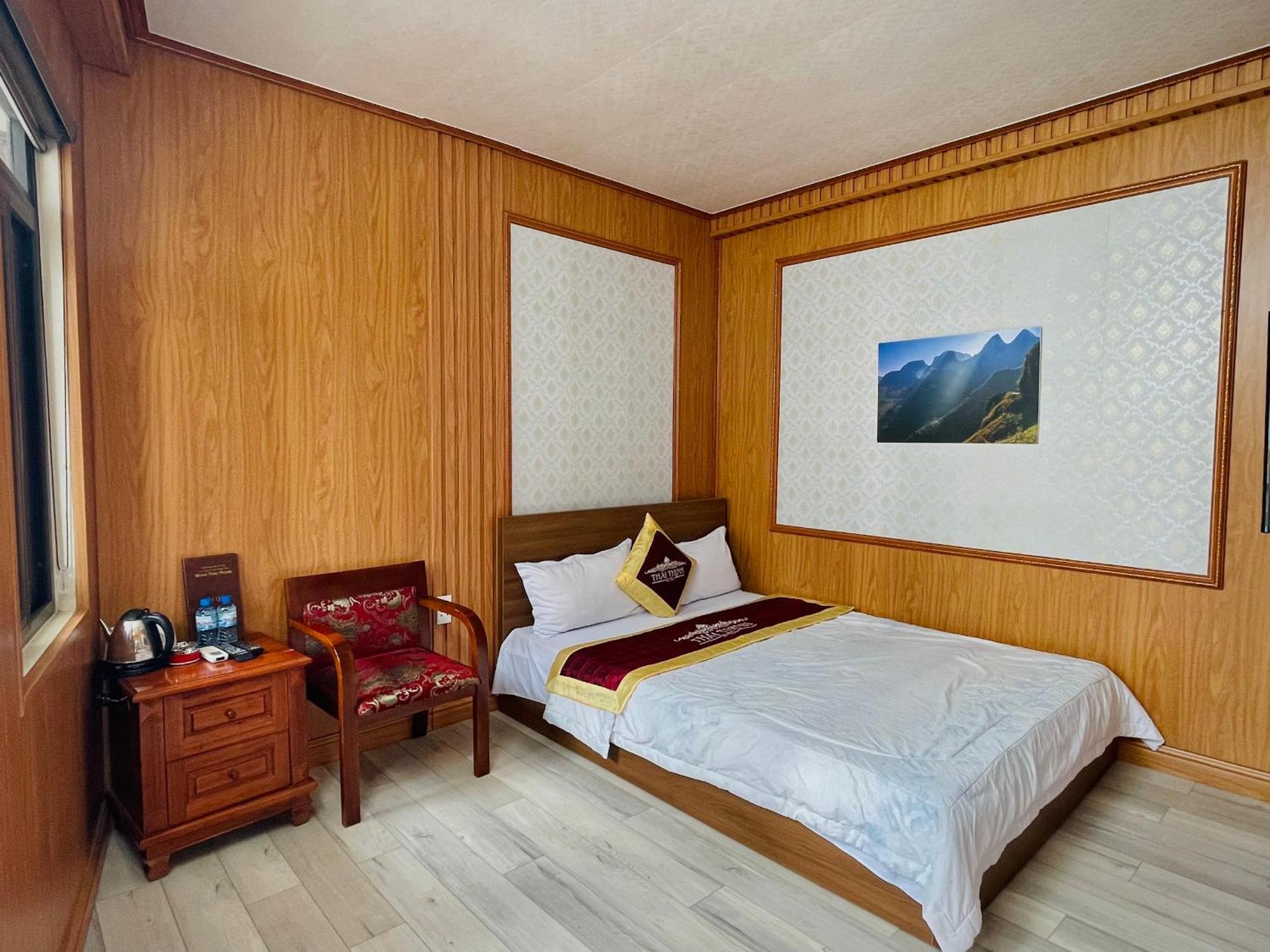 Thai Thinh Hotel Dong Van  Dış mekan fotoğraf