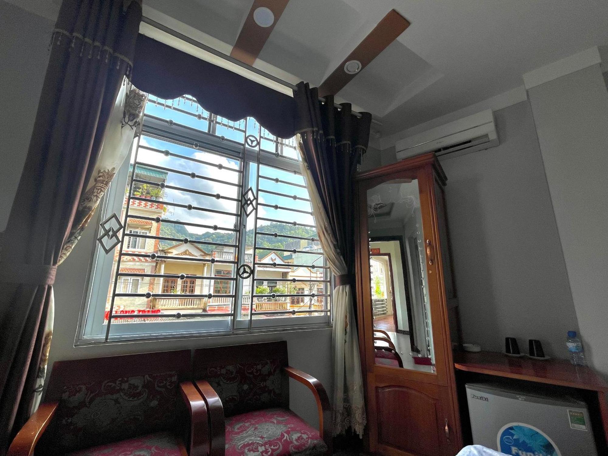 Thai Thinh Hotel Dong Van  Dış mekan fotoğraf